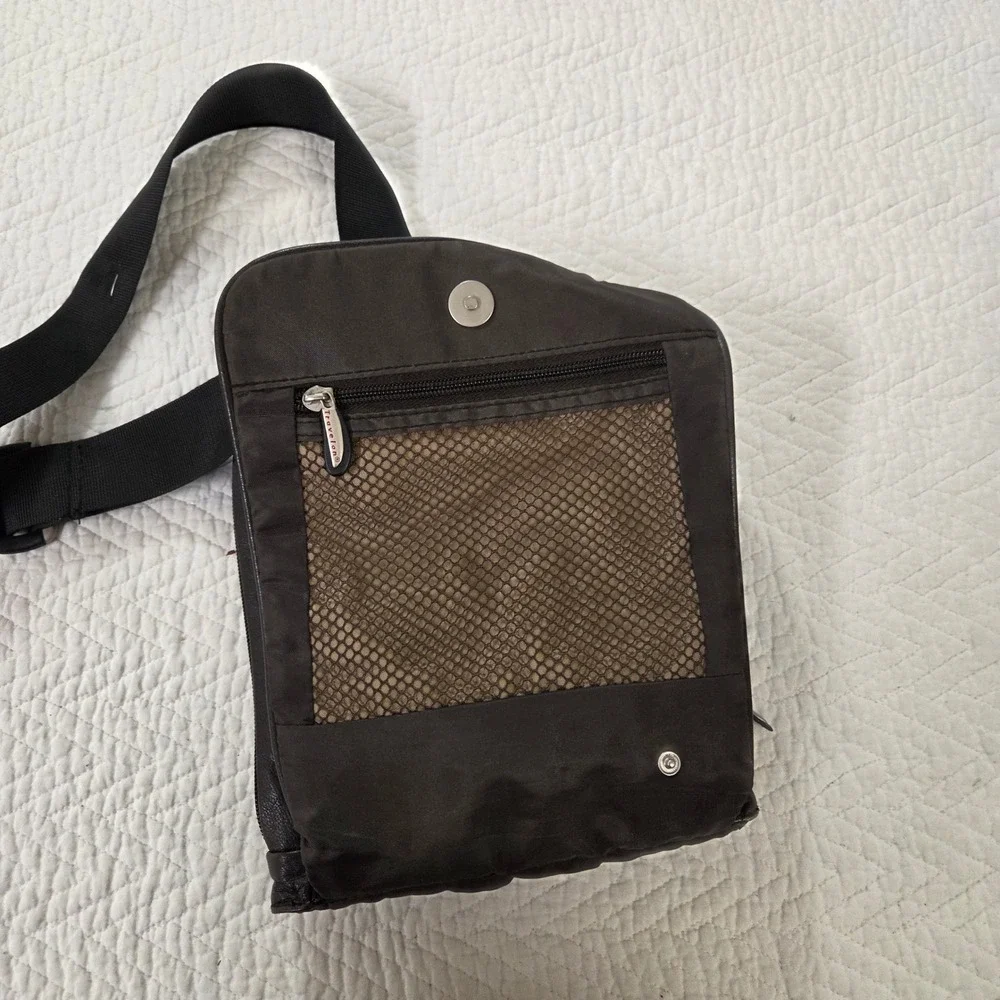 Travelon Dark Brown Leather Sling Crossbody Bag Multi-Pocket Travel Messenger